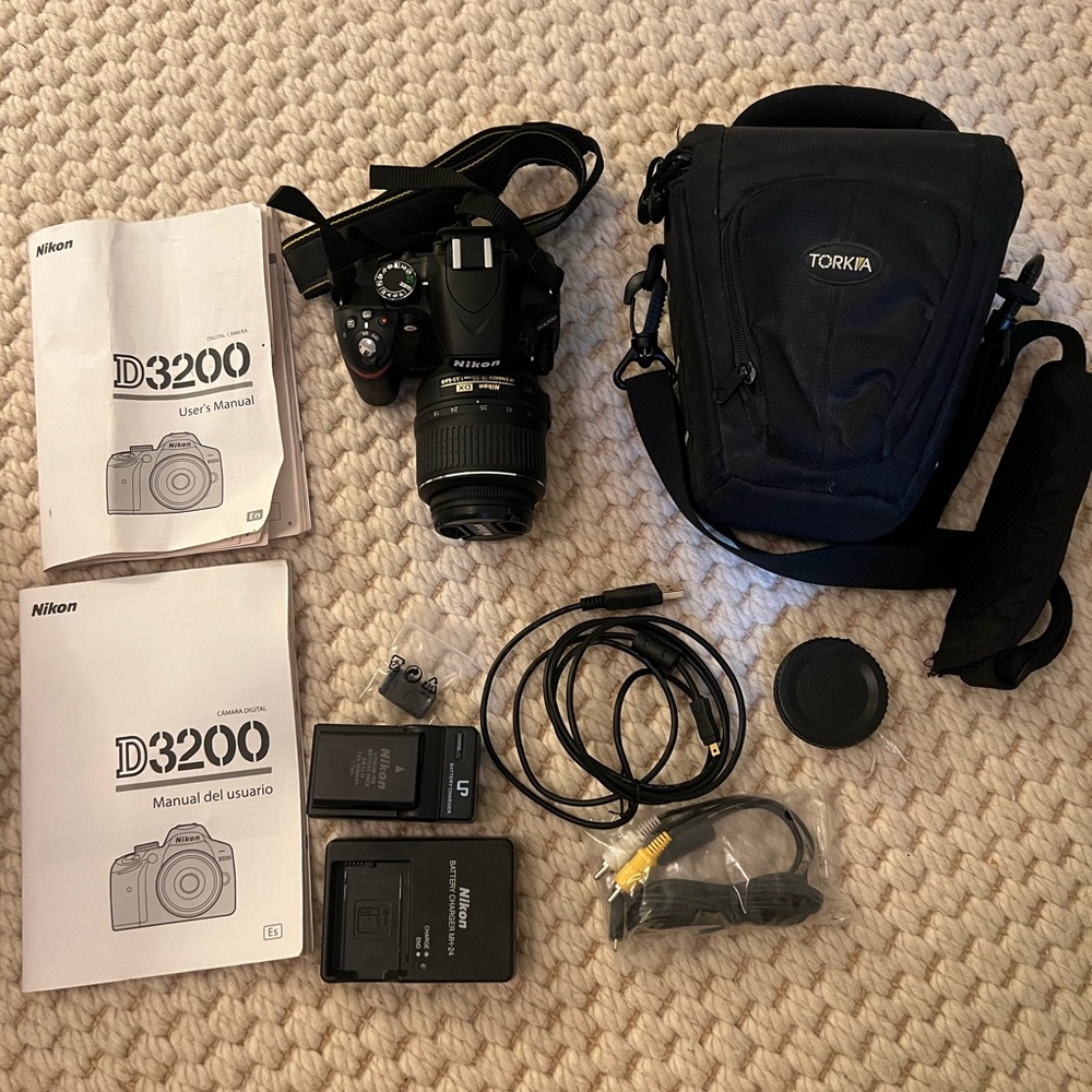 Nikon D3200 Black DSLR Camera Kit